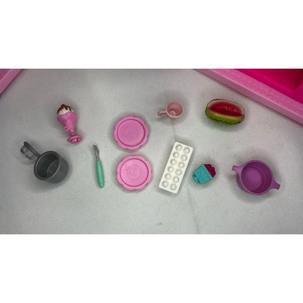 2020 Barbie Fresh 'n' Fun Food Truck Mattel With Accessories
